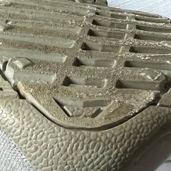 Sketchers Size 7 - Picture 10 of 12